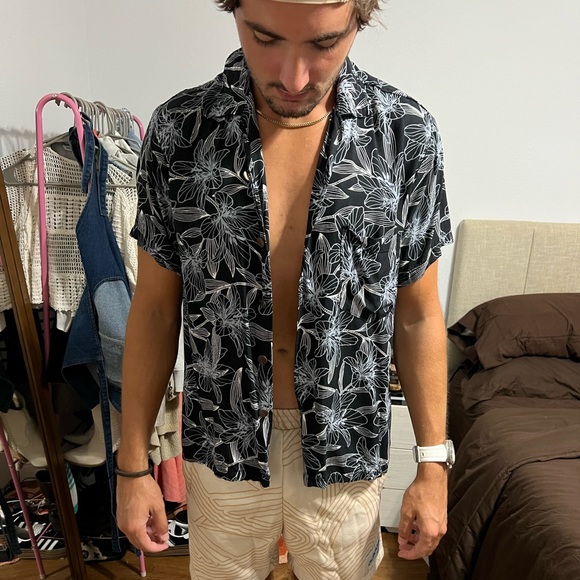 HAWAII button up shirt - Picture 4 of 14